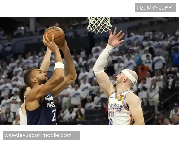 华子强调快攻战术上赛季戈贝尔抢板接应表现需提升 华子强调快攻战术上赛季戈贝尔抢板接应表现需提升