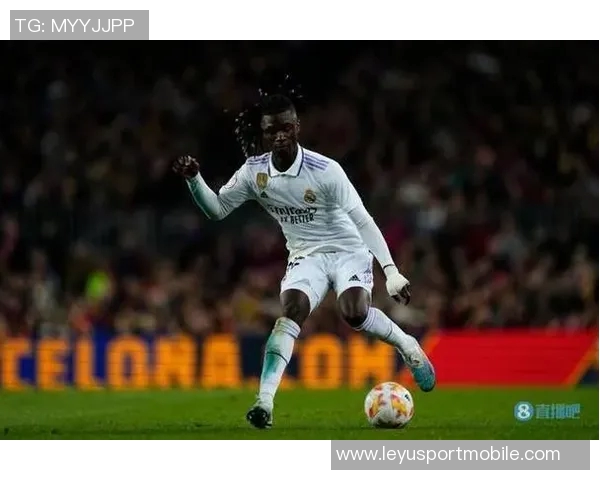 卡马文加或将转型左后卫应对法国中场竞争激烈局面