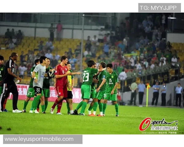 国安队员昨晚齐聚塞蒂恩住处送别情深意重温暖时刻