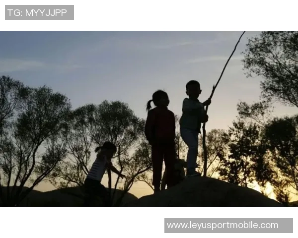 艾弗森回忆童年穿着风格独特自学成才的成长经历分享