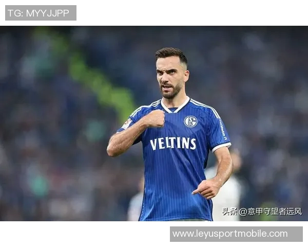 多特蒙德关注沙尔克年轻中前卫埃尔法乌齐引发挖角传闻 多特蒙德关注沙尔克年轻中前卫埃尔法乌齐引发挖角传闻