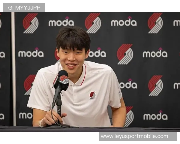 媒体人杨瀚森当众流泪展现真实情感无惧外界评价 媒体人杨瀚森当众流泪展现真实情感无惧外界评价