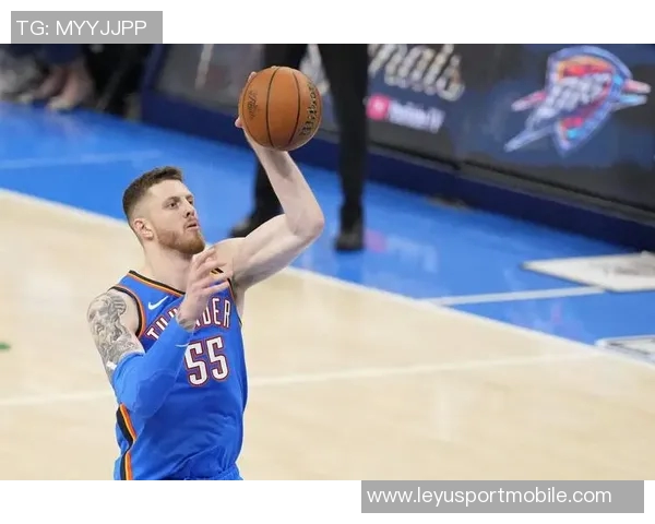 米切尔半场表现亮眼5中3贡献7分1板2助2断展现实力 米切尔半场表现亮眼5中3贡献7分1板2助2断展现实力